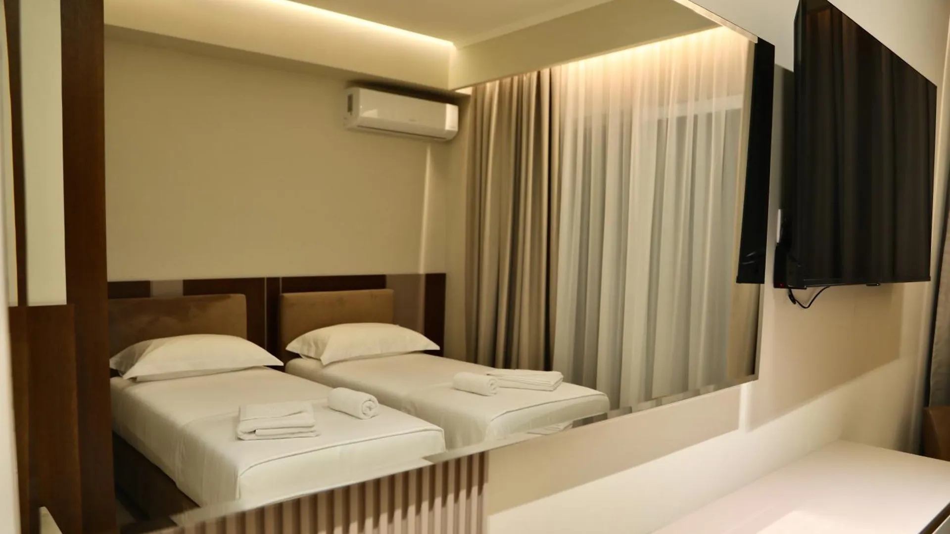 **** Hotel Anchor Luxury Rooms Vlorë Albania