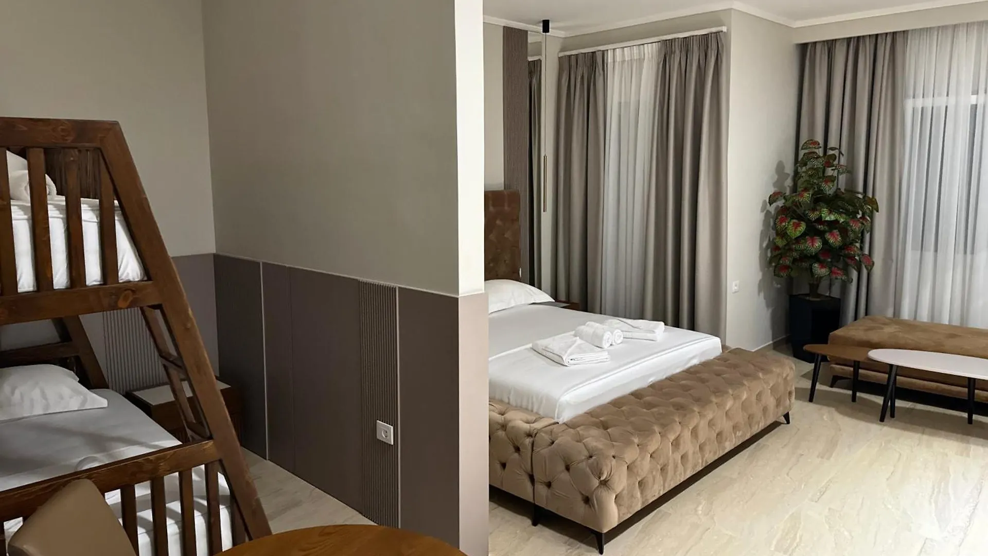 Anchor Luxury Rooms Vlorë 4*,