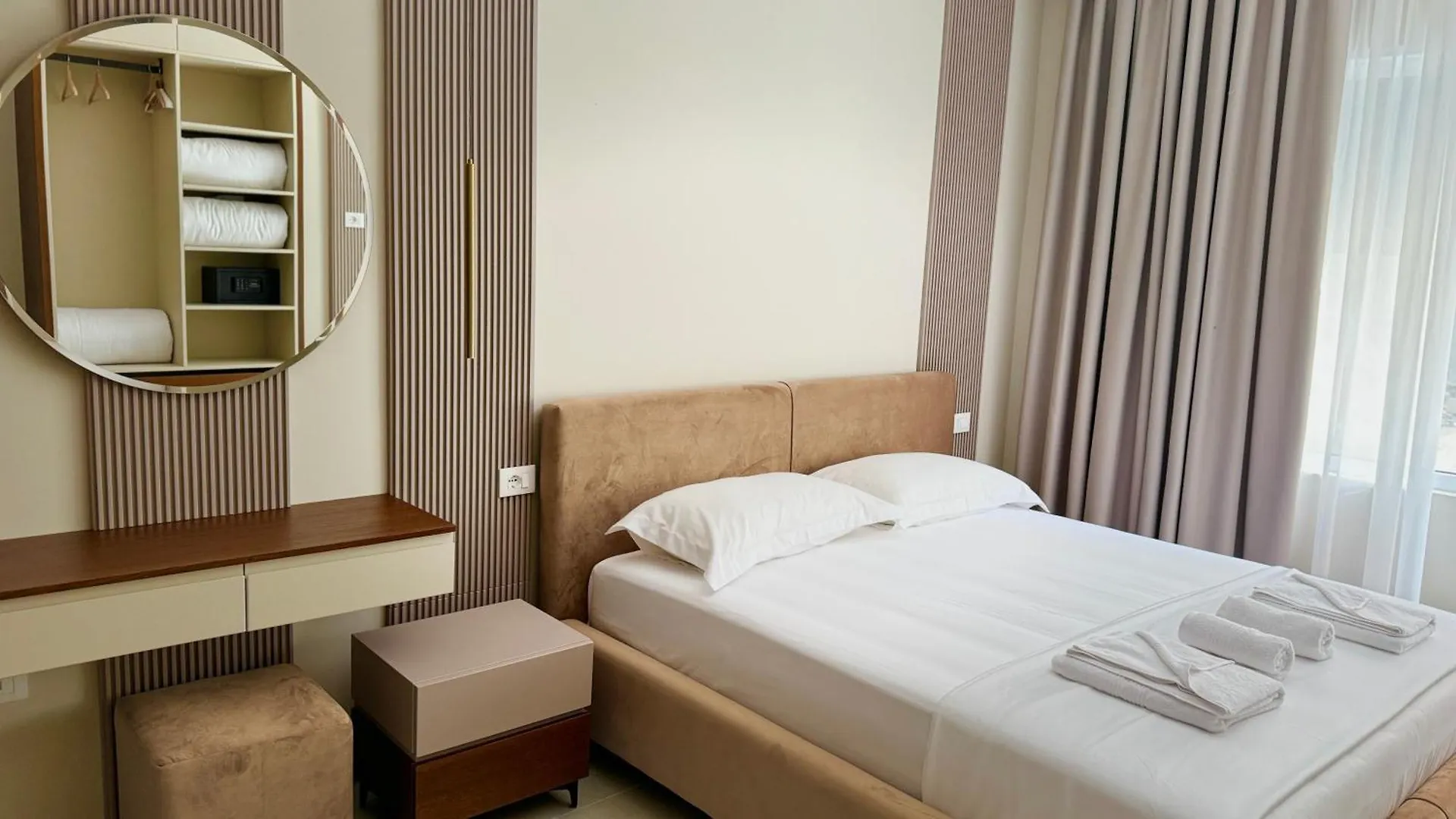 Anchor Luxury Rooms Vlorë 4*,  Albania