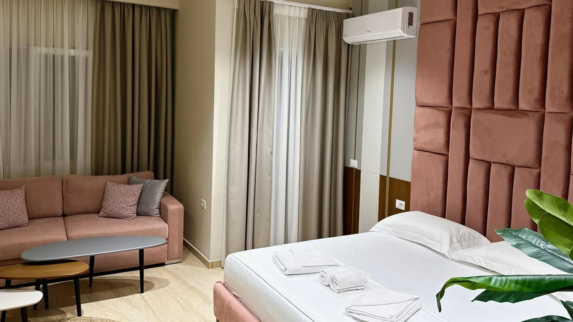 Anchor Luxury Rooms Vlorë 4*,